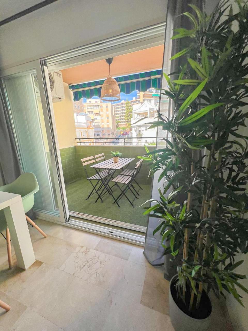 Large & Cozy Centrally Apartment Torremolinos Esterno foto